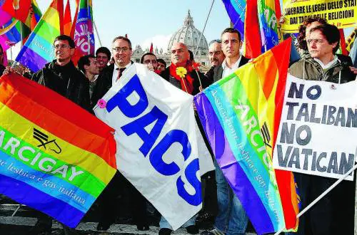 «Vogliono tappare la bocca al Papa»