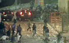 Catania-Palermo, scontri 
nel derby della follia: 
morto un agente. Stop 
a campionati e Nazionale