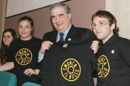 Scuola, pronto il codice contro il bullismo