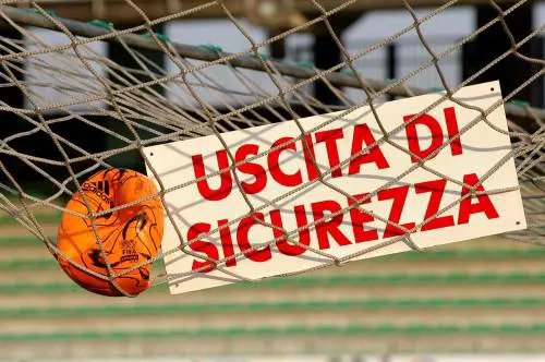 La Lega accetta le porte chiuse: 
"Va bene, nel week end si gioca" 