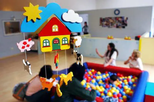 I genitori raccolgono le firme per riportare i medici a scuola