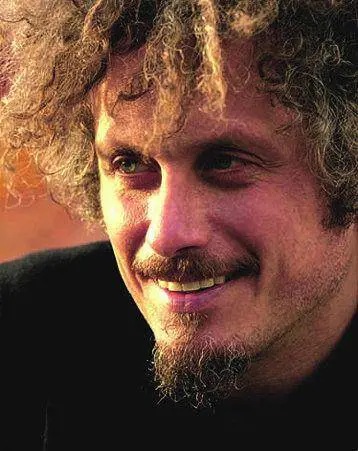 Il Piper fa 42 anni ma non li dimostra tra «fiction» tv e il ritorno del live