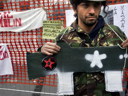 L'allarme del Sisde: a Vicenza 
anarchici e black bloc stranieri