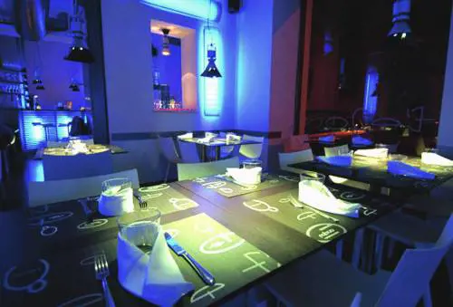 Mezzanotte (e dintorni) a tavola