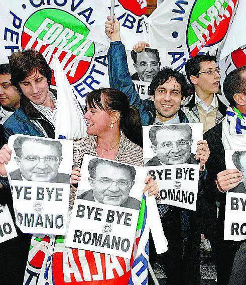 Nove mesi in bilico Dalla bufera Telecom ai fischi per le tasse