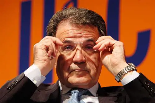 Unione, intesa per evitare le urne: 
"Subito alle Camere per la fiducia" 
Napolitano: "Decido domattina"