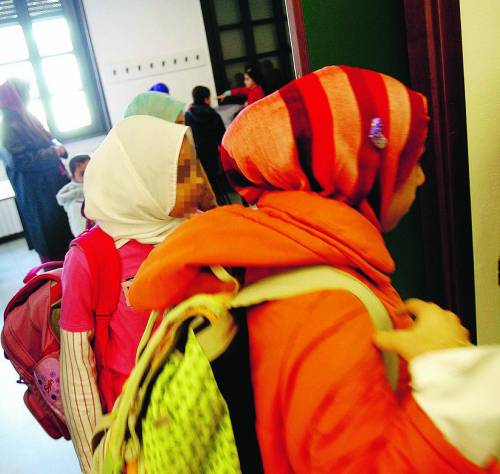 «No alle scuole etniche che frantumano la società»