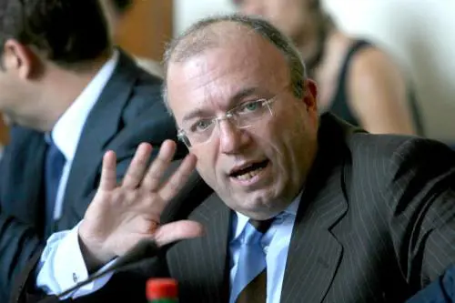 «Spionaggio» anti Mussolini: l’ex ministro sarà processato