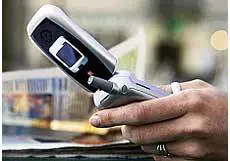 Cellulari, via il balzello 
sulle ricariche