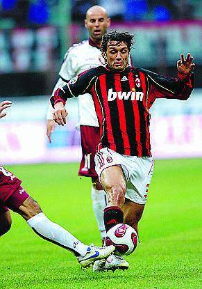 Milan, col Celtic torna Maldini Kaladze fuori: troppa discoteca