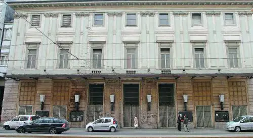  «Lirico, Sgarbi non deve mettere becco»