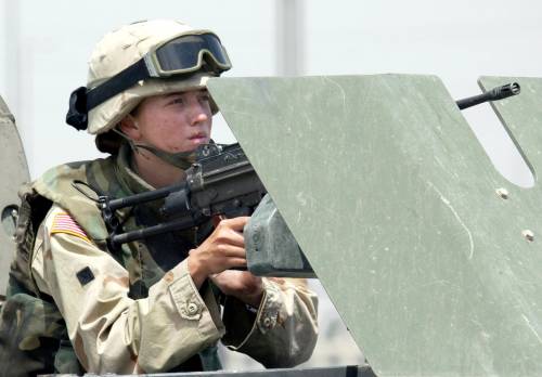 Afghanistan, botta e risposta 
tra D'Alema e gli Usa 
Lanciata offensiva Nato nel sud