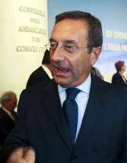 Catricalà: troppe resistenze dagli ordini professionali