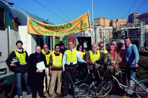 Nel traffico in città il pedone impiega tanto quanto lauto