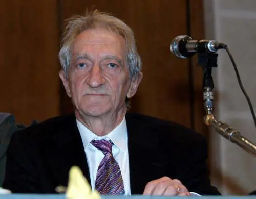 Ai malati non servono polemiche ma azioni