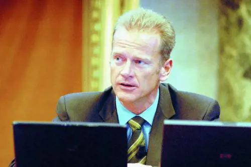 Lad Schloter: «Saremmo felici di mantenere il gruppo quotato ma dipende dal flottante». Piazza Affari scommette ancora sul cavaliere bianco Swisscom vuole lasciare Fastweb in Borsa