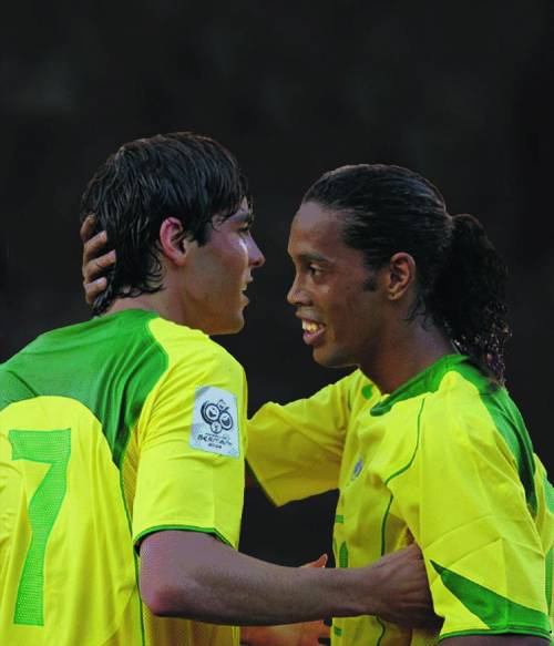 Per Ronaldinho al Milan una corsia preferenziale