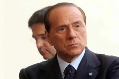 Nervi tesi nel governo. Berlusconi: «Speriamo bene...»