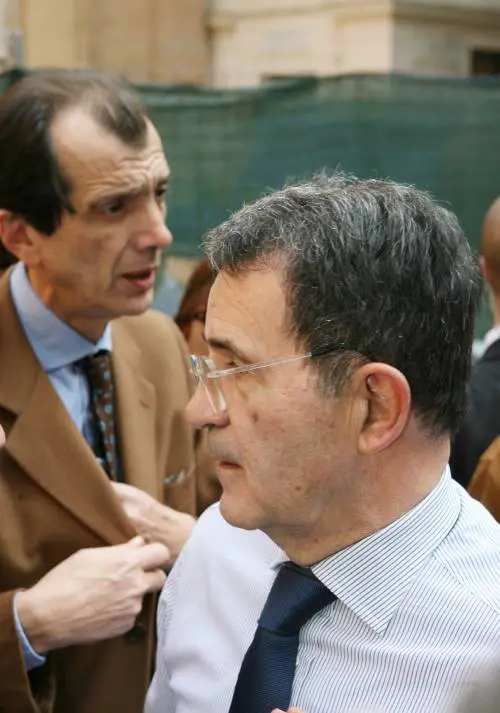 Giallo sul "caso Sircana", hanno pagato 
per far sparire quelle fotografie