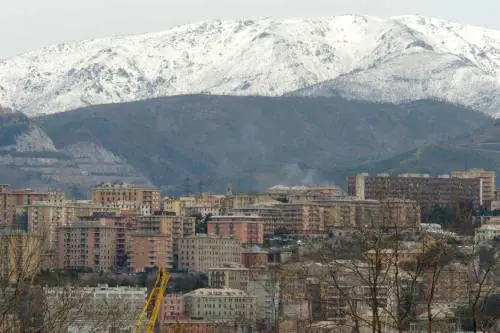 Genova si è svegliata con la corona bianca