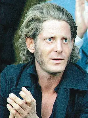 Festini a luci rosse, droga e spie: l’ombra del Sismi sul caso Elkann