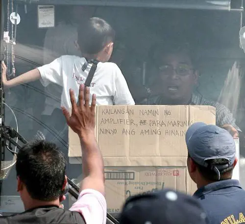 Manila, i bambini sono liberi  
I sequestratori si arrendono