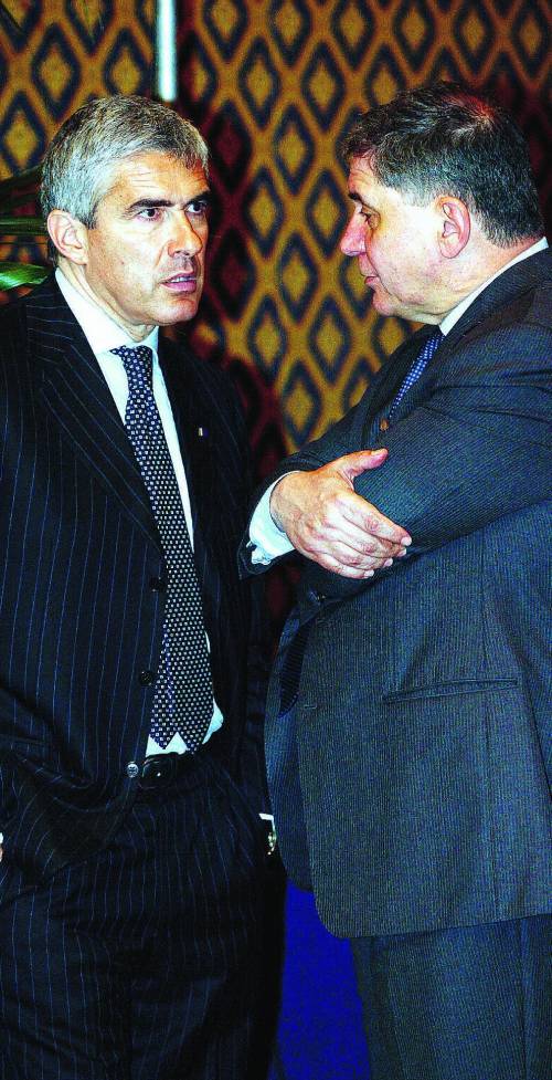 Casini resiste e sfida gli alleati: «Io salvo l’onore dei moderati»