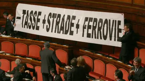 Liberalizzazioni, sì (con fiducia) del Senato