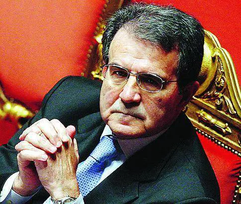 Casini: «Il nostro avversario si chiama Prodi, non Berlusconi»