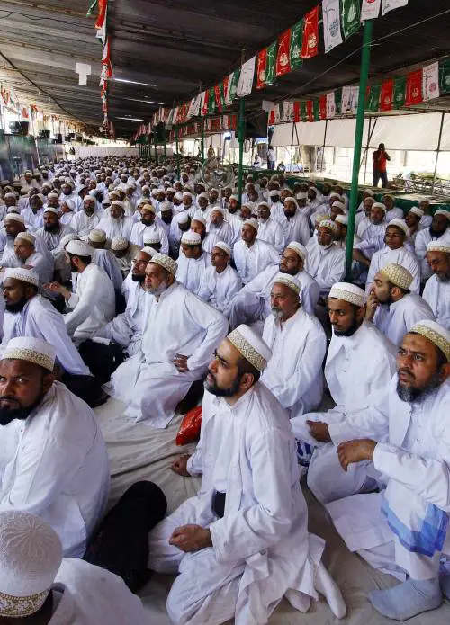 Moschee violente: qui l’islam recluta i suoi «martiri»