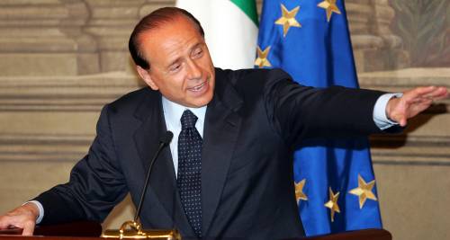 Berlusconi: al governo c'è 
solamente un gruppo di potere