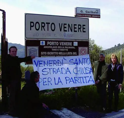 Si ferma De Rosa ma partono in duemila