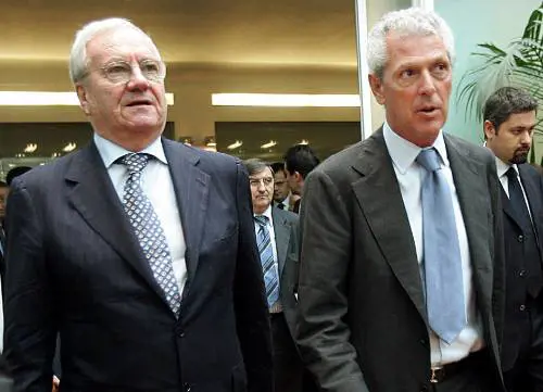 Telecom, Tronchetti taglia fuori Rossi 
Calabrò: "Disservizi record nelle tlc"