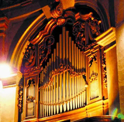 S.Carlo, messa tradizionale con i canti gregoriani