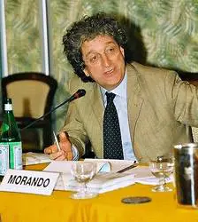 "Sono dannose le scatole cinesi, non At&t"