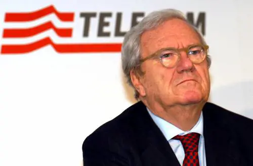 Guido Rossi, un’altra resa: via dopo 203 giorni