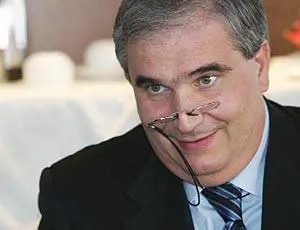 Fioroni si allinea: "Appello ai gestori dei siti: no alla violenza"