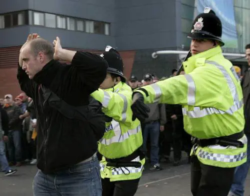 Amato difende la polizia: "Londra 
pensi ai suoi tifosi ubriachi"