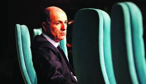 Intesa Sanpaolo, la Borsa premia il piano