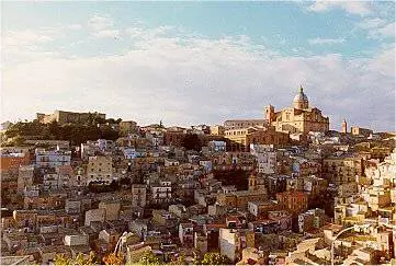 Enna, disabile massacrato a colpi di pietra 
per i 500 euro della pensione: due fermati