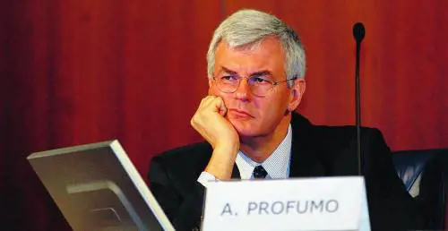 Unicredit, la Borsa crede all’ipotesi SocGén