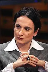 Operazione per Luxuria: naso e seno nuovi