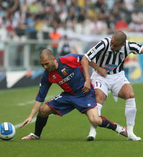 Genoa sconfitto dalla Juve Ora c’è la corsa col Napoli