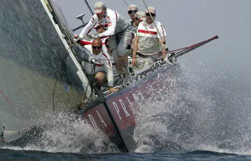 Vela, Luna Rossa e Bmw in testa alla Vuitton Cup