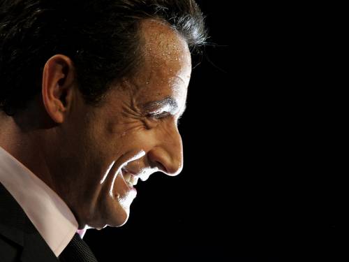 Sarkozy e la Royal al ballottaggio 
Il gollista al 30%, la socialista al 24