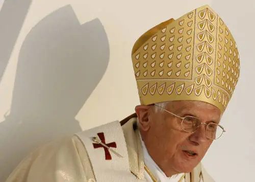 Il Vaticano: "È terrorismo propagandare l'aborto"