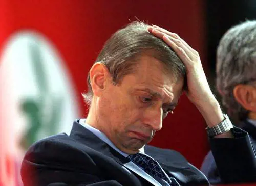 Anche Angius lascia i Ds, l’ira di Fassino