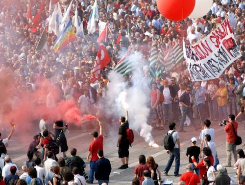 Milano, tensioni e fischi contro 
Letizia Moratti e Bertinotti