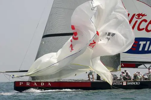 Valencia, Luna Rossa 
stende i neozelandesi 
Domani c'è il derby 