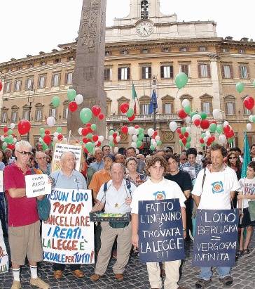 Tra girotondi e denunce così la sinistra ha usato le accuse dei magistrati